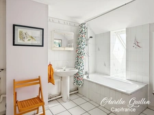 Appartement T2 en duplex de 60 m² avec balcon plein sud, garage et stationnement – Centre-ville de Ploërmel à pied