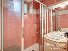 Longère en pierre 71 m², 2 chambres, plain-pied, terrain et dépendances – Monteneuf