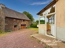 Maison avec dépendance, cour, double jardin et 2 099 m² de terrain – Campagne de Loyat 