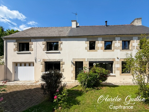 Longère rénovée de 180 m² avec garage, terrain, puits - Ploërmel