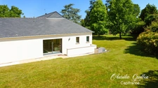 Maison d’architecte de plain-pied de 254 m² avec piscine intérieure et terrain de 3000 m² en plein cœur de Ploërmel
