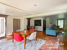 SINGLE-STOREY HOUSE 172 m² – 4 BEDROOMS – ENCLOSED GARDEN – LA CHAPELLE-CARO / VAL D'OUST