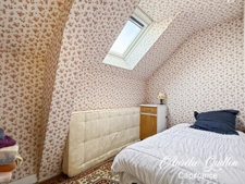 Maison en pierre à rénover avec grand terrain de 1 356 m² – Loyat