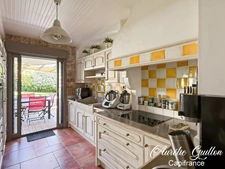 SINGLE-STOREY HOUSE 172 m² – 4 BEDROOMS – ENCLOSED GARDEN – LA CHAPELLE-CARO / VAL D'OUST