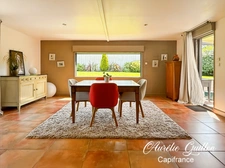 SINGLE-STOREY HOUSE 172 m² – 4 BEDROOMS – ENCLOSED GARDEN – LA CHAPELLE-CARO / VAL D'OUST