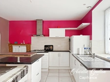 Longère en pierre 71 m², 2 chambres, plain-pied, terrain et dépendances – Monteneuf