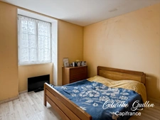 Longère en pierre 71 m², 2 chambres, plain-pied, terrain et dépendances – Monteneuf