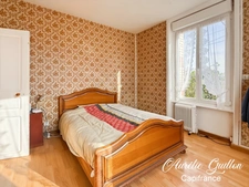 Maison en pierre à rénover avec grand terrain de 1 356 m² – Loyat