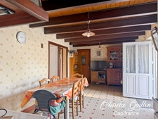 Le Roc-Saint-André – Maison en pierre 5 pièces 80 m2 avec beau potentiel