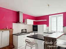 Longère en pierre 71 m², 2 chambres, plain-pied, terrain et dépendances – Monteneuf