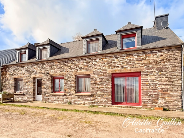 Longère 145 m² – 5 chambres – Dépendances – Campagne de Campénéac / Proche Brocéliande 
