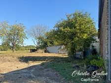 En exclusivité ! Longère en pierre – 135 m² habitables, combles, dépendance et terrain.
