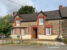 Longère en pierre 71 m², 2 chambres, plain-pied, terrain et dépendances – Monteneuf