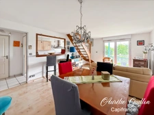 Appartement T2 en duplex de 60 m² avec balcon plein sud, garage et stationnement – Centre-ville de Ploërmel à pied