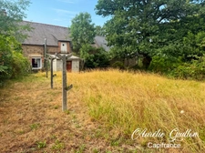 Longère en pierre 71 m², 2 chambres, plain-pied, terrain et dépendances – Monteneuf