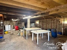 Maison en pierre à rénover avec grand terrain de 1 356 m² – Loyat