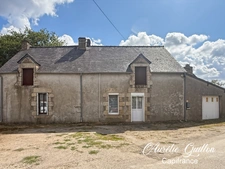 Le Roc-Saint-André – Maison en pierre 5 pièces 80 m2 avec beau potentiel