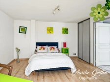 Appartement T2 en duplex de 60 m² avec balcon plein sud, garage et stationnement – Centre-ville de Ploërmel à pied