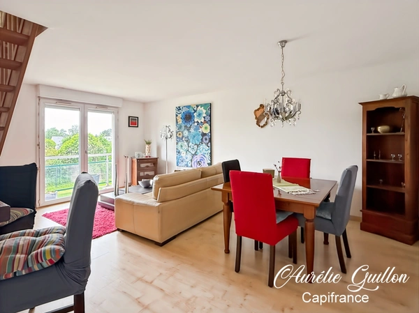 Appartement T2 en duplex de 60 m² avec balcon plein sud, garage et stationnement – Centre-ville de Ploërmel à pied