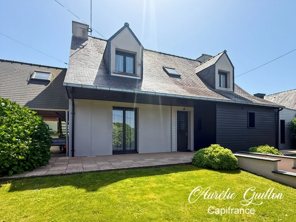 MAISON VIE DE PLAIN-PIED 172 m² – 4 CHAMBRES – TERRAIN CLOS – LA CHAPELLE-CARO / VAL D’OUST
