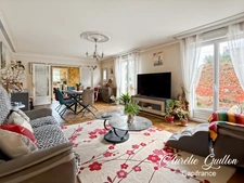Maison familiale 152 m² – 5 chambres – Sous-sol complet – Piscine chauffée – Bourg de La Chapelle-Caro