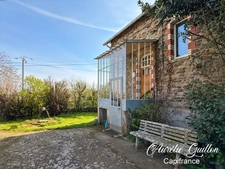 Maison en pierre à rénover avec grand terrain de 1 356 m² – Loyat