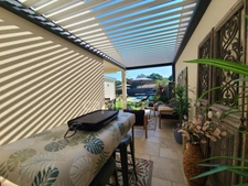 Thénac : maison de plain-pied en L, DPE A, clé en main, avec piscine et terrasse couverte de 30 m²