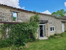 Maison charentaise LA BROUSSE proche Matha (17)