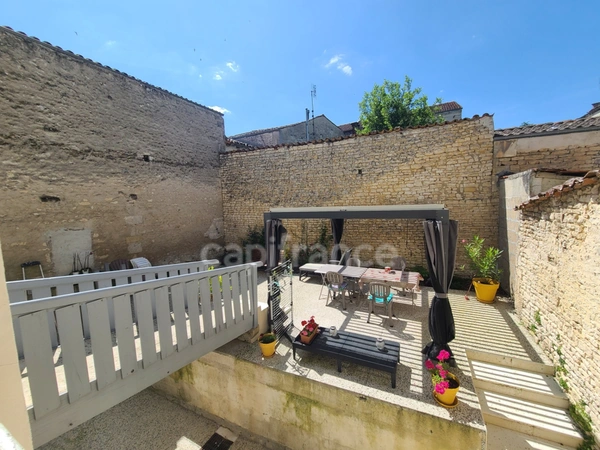 Maison De Ville 5 pièces au cœur du village de Matha