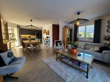 Thénac : maison de plain-pied en L, DPE A, clé en main, avec piscine et terrasse couverte de 30 m²