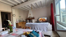 Dpt Charente Maritime (17), à vendre SAINT JEAN D'ANGELY maison P6 loué commerce, habitation et jardin