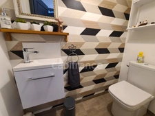 Thénac : maison de plain-pied en L, DPE A, clé en main, avec piscine et terrasse couverte de 30 m²