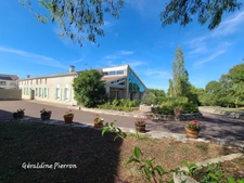 domaine de 2 maisons avec possibilité d'une 3éme sur grand terrain 6500m² à MORAGNE (17)