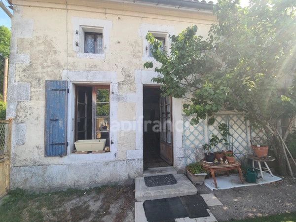 Charmante maison de village en pierre à personnaliser