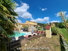 Prestigious property of approximately 480 m² situated on a 3.4-hectare plot with 2 gîtes and a bed and breakfast