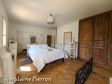 Prestigious property of approximately 480 m² situated on a 3.4-hectare plot with 2 gîtes and a bed and breakfast