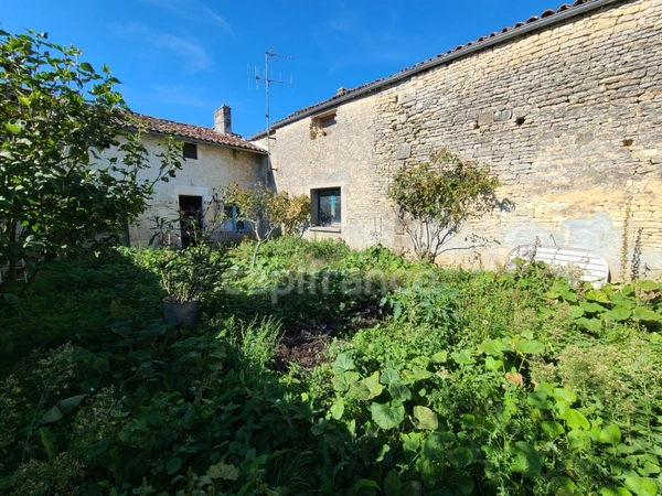 Maison à vendre 6 pièces 170m² PLAIN PIED AUMAGNE (17)