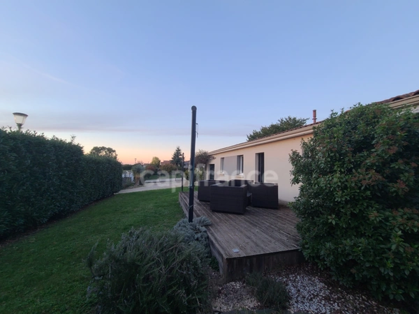 Maison à vendre 6 pièces BUSSAC SUR CHARENTE (17)
