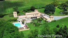 propriété de prestige d’environ 480 m² implantée sur un terrain de 3.4 hectares avec 2 gîtes et chambre d'hôte