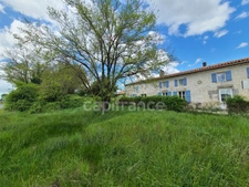 Maison charentaise LA BROUSSE proche Matha (17)