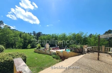 Prestigious property of approximately 480 m² situated on a 3.4-hectare plot with 2 gîtes and a bed and breakfast