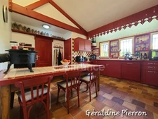 Prestigious property of approximately 480 m² situated on a 3.4-hectare plot with 2 gîtes and a bed and breakfast