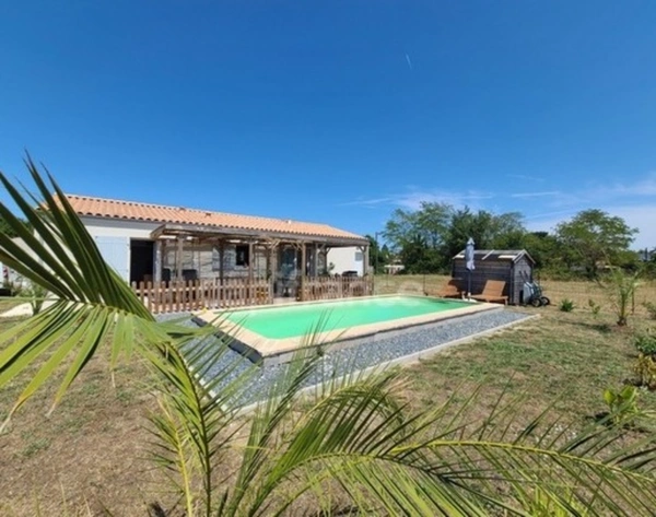Maison de 2024 terrain clos avec piscine et garage plain pied