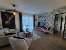 Thénac : maison de plain-pied en L, DPE A, clé en main, avec piscine et terrasse couverte de 30 m²