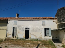 Maison charentaise AUMAGNE (17)