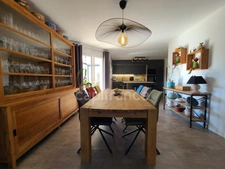 Thénac : maison de plain-pied en L, DPE A, clé en main, avec piscine et terrasse couverte de 30 m²