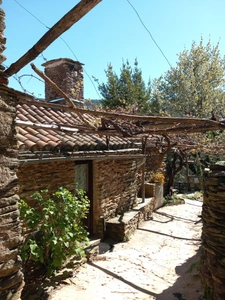 Hamlet house for sale in SAINT MARTIN DE BOUBAUX (48)