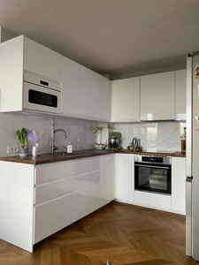 ✨ Appartement de prestige – T3 rénové avec vue Montmartre & balcon filant – Paris