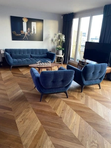 ✨ Appartement de prestige – T3 rénové avec vue Montmartre & balcon filant – Paris