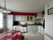 Dpt Vienne (86), à vendre CHÂTELLERAULT Maison 150 m², 8 pièces, 6 chambres, Chatellerault (86)